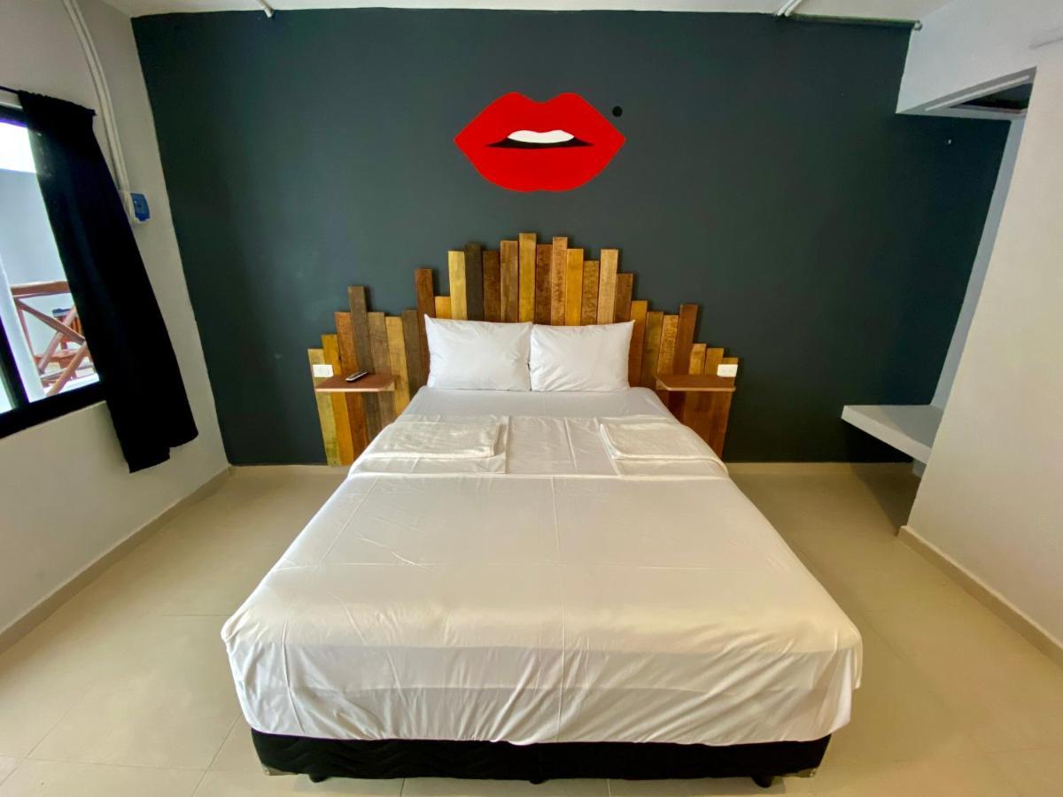 Hostal Why Not Rooftop Party *
