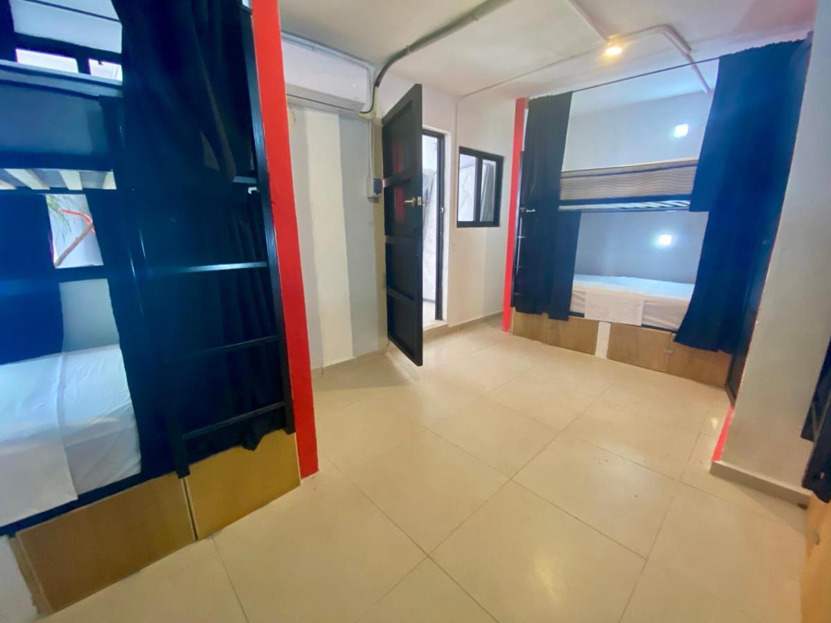 Why Not Rooftop Party Hostal